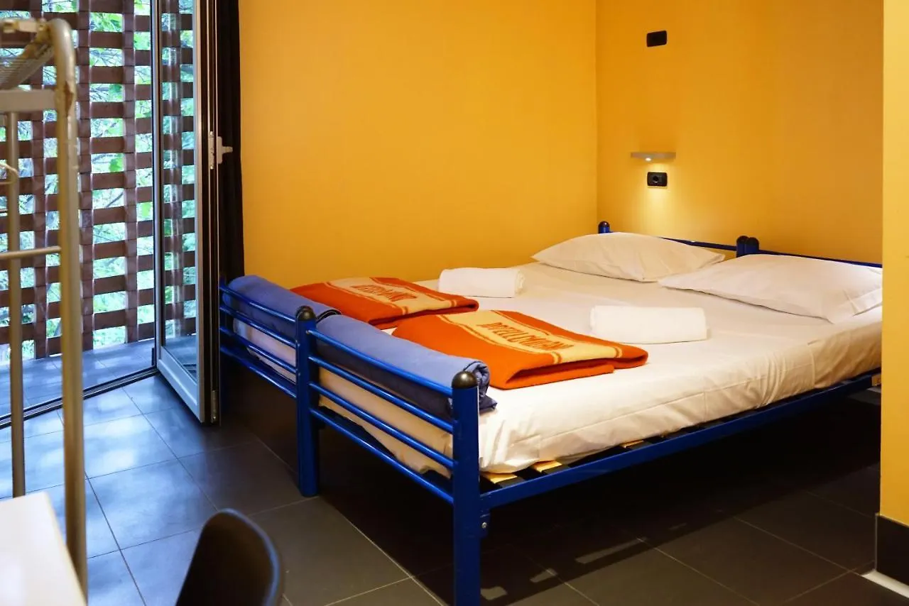 Hostal Hi! Ostello Milano Italia